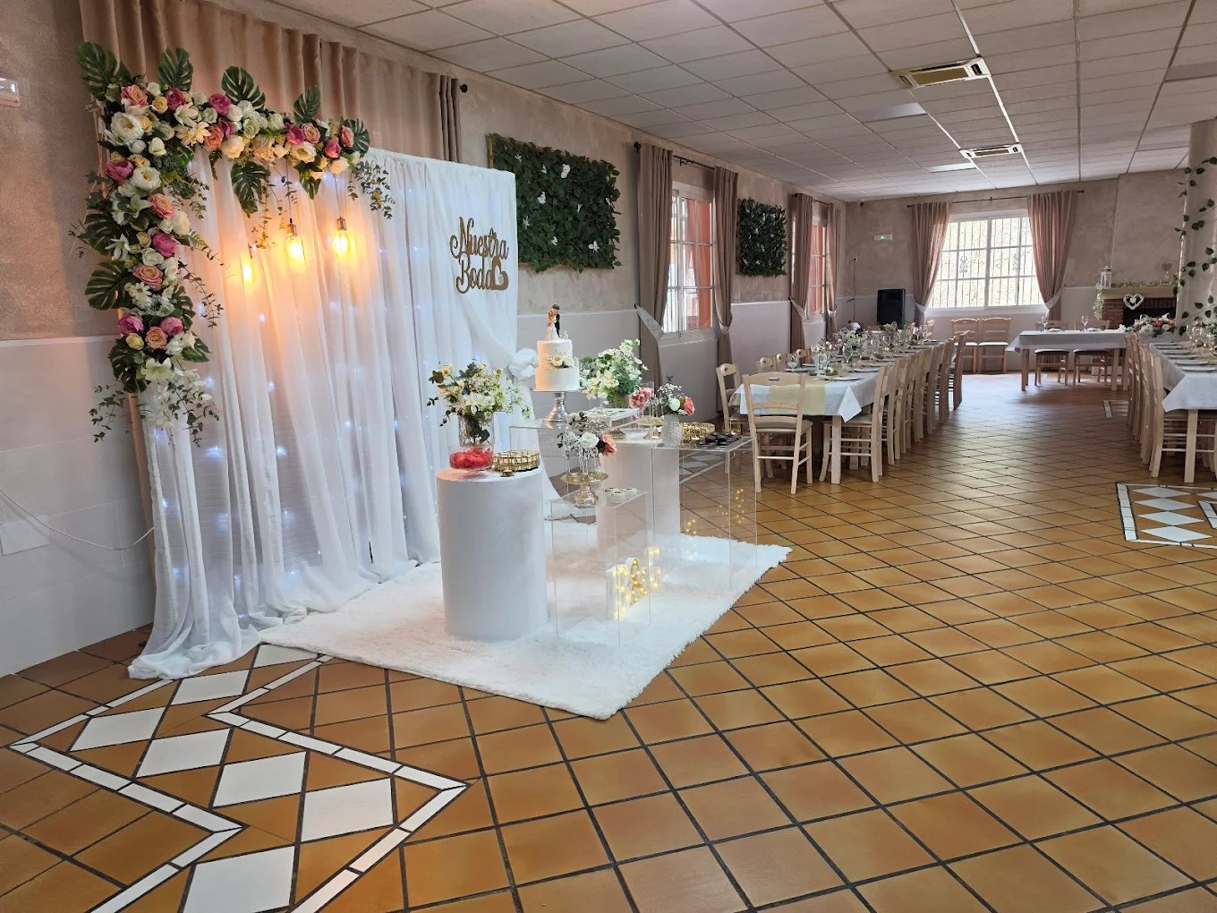 Salon preparado para boda en Venta La Ventilla